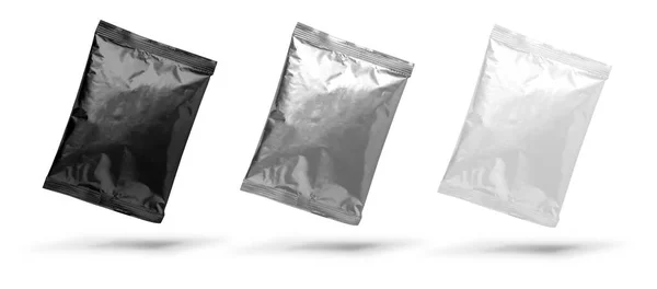 白い背景に隔離されたビニール袋を箔 パッケージテンプレートモックアップコレクション クリッピングパス付き アルミコーヒーパッケージ — ストック写真
