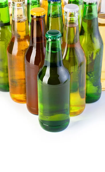 Пляшки Пива Крупним Планом Ізольовані Білому Тлі — стокове фото
