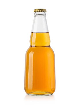 Bira şişesi kırpma yolu ile beyaz arka planda izole