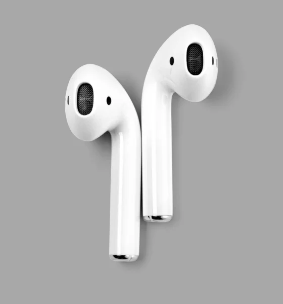 Białe Słuchawki Bezprzewodowe Słuchawki Białe Słuchawki Słuchawki Bezprzewodowe Szarym Tle — Zdjęcie stockowe
