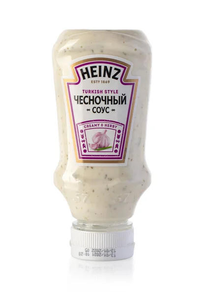 Кишинев Молдова Июня 2021 Сливочный Чесночный Соус Heinz Изолированный Белом — стоковое фото