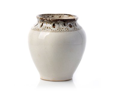 seramik sürahi. Beyaz arkaplanda izole