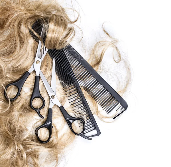 Blond hair and scissors — Stock Photo, Image