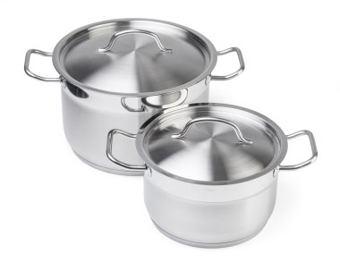 iki paslanmaz çelik tencere.