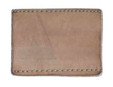 Görünür dikişli kahverengi deri yama, özelleştirilebilir giyim etiketi modeli sunuyor.