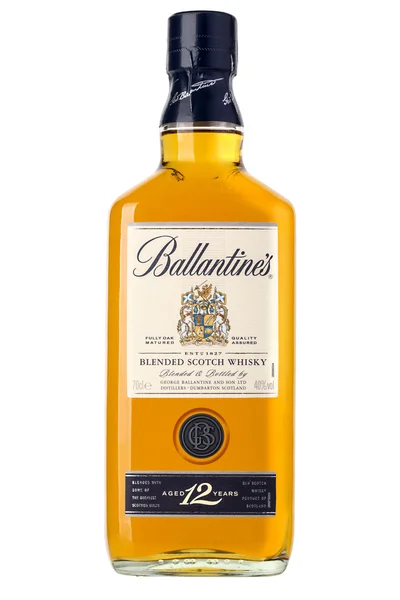 Foto de una botella de whisky Ballantines — Foto de Stock