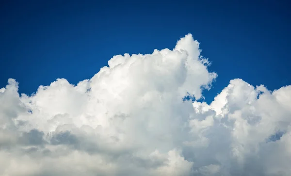 Cloudscape Μπλε Ουρανό Για Υπόβαθρα Και Τον Καιρό — Φωτογραφία Αρχείου
