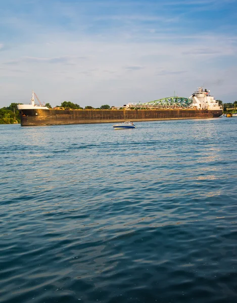 Detroit river frakt — Stockfoto