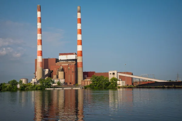 Kolen gestookte elektrische plant — Stockfoto