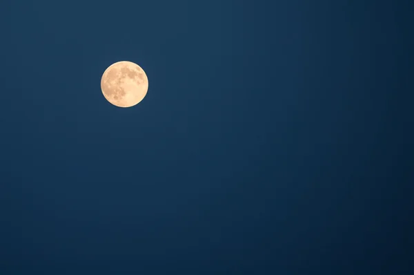 超级月亮升起 — 图库照片