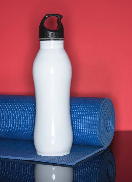 Fitness Water and Mat — Stock Photo, Image