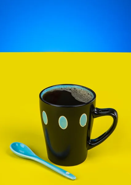 Hälla kopp färskt kaffe — Stockfoto