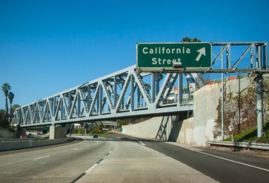 Banliyö tren Üstgeçit