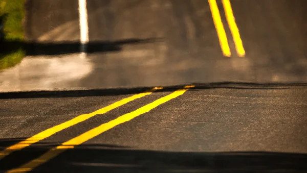 2 車線の道路の線 — ストック写真