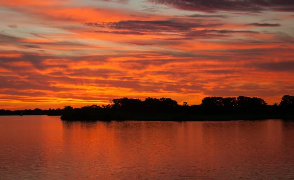 Схід сонця над річкою Детройт — стокове фото