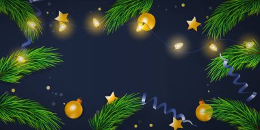 Ortası ve ışıkları boş bir Noel kartı. Xmas tasarımın için bir model. Koyu mavi arkaplanda dekorasyonlar.