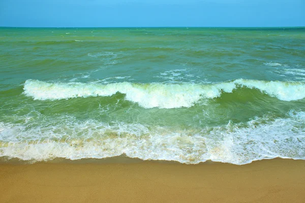 Mar azul tropical na Tailândia — Fotografia de Stock