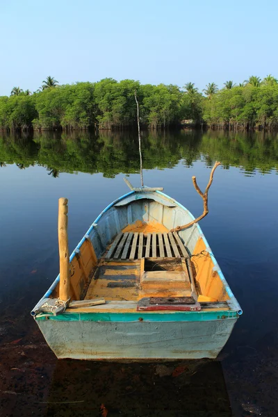 Barco tailandês no lago — Fotografia de Stock