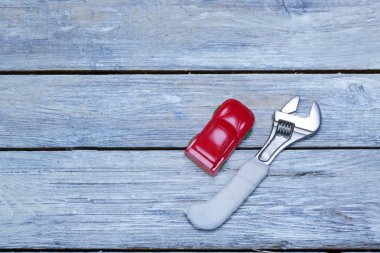 küçük araba ve boyalı panoları anahtarı.