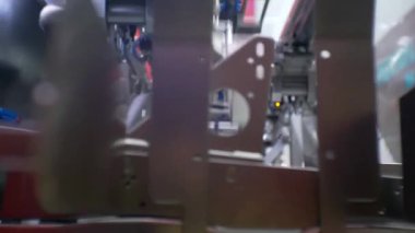 Tasarımınız için soyut teknoloji arka planı. Çalışan üretim ekipmanları