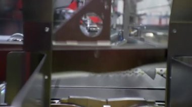 Tasarımınız için soyut teknoloji arka planı. Çalışan üretim ekipmanları