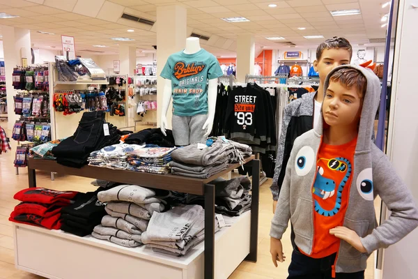 Mannequins in C&A store — Stock Photo, Image