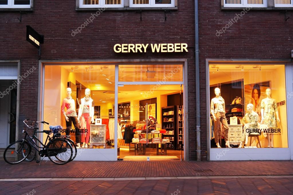 Mobiliseren Latijns welzijn Gerry Weber fashion store in the afternoon – Stock Editorial Photo ©  defotoberg #101976062