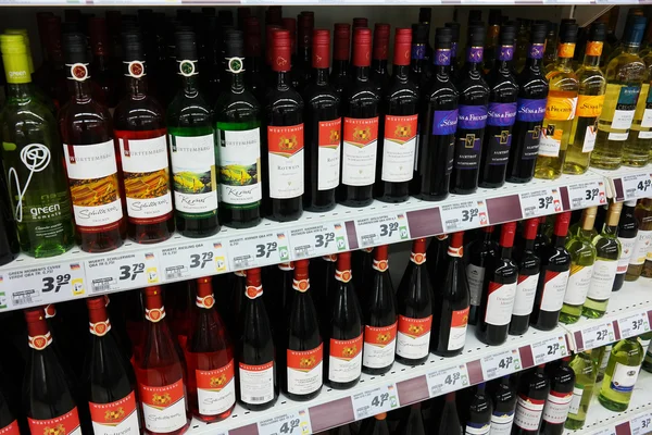 German wines in a supermarket — Stock Photo, Image