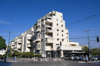 KFAR SABA, ISRAEL - NOVEMBER 2019: Overview of Weizmann Street intersection with Berl Katsnelson Street in the city center of Kfar Saba. clipart