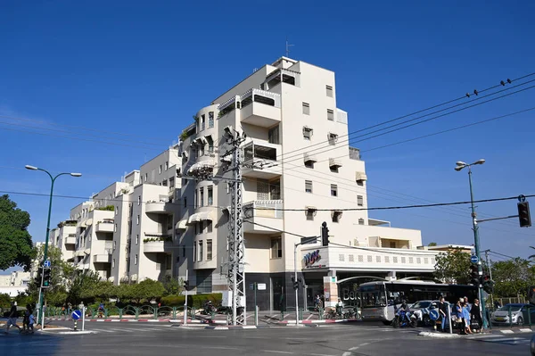 Kfar Saba Israel 11月2019 Kfar Sabaの市内中心部にあるBerl Katsnelson StreetとWeizmann Streetの交差点の概要 ストックフォト