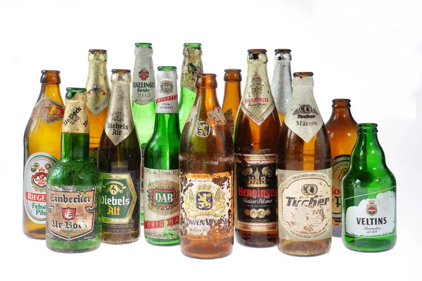 Europa Abril 2021 Garrafas Envelhecidas Cerveja Alemã Diferentes Fornecedores — Fotografia de Stock