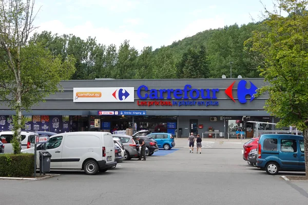 Malmedy Belgie Květen 2015 Vstup Parkoviště Hypermarketu Carrefour Carrefour Francouzský — Stock fotografie