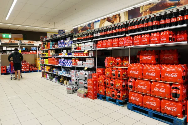 Wallonia Bélgica Julio 2021 Pasillo Que Contiene Productos Exclusivos Coca —  Fotos de Stock