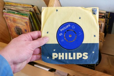 45 rpm single clipart