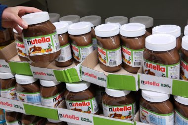 Nutella kavanozları