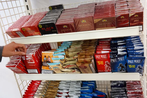 Roll-your-own cigarettes — Stock Photo, Image