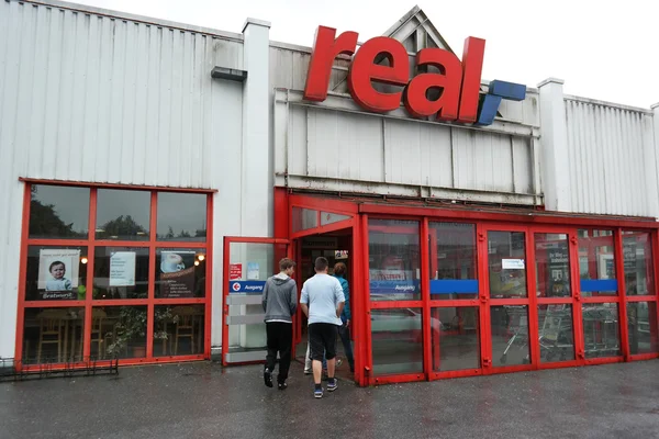 Echter Verbrauchermarkt in Deutschland — Stockfoto