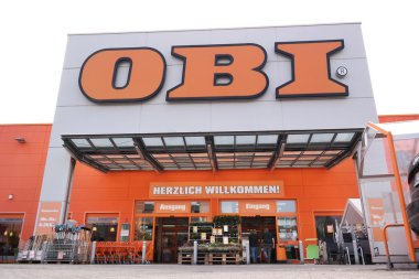 Obi Ticaret Merkezi'nin giriş