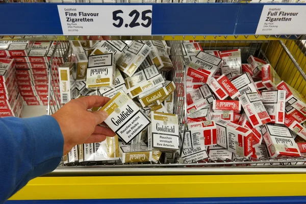 Goldfield cigarette packages — Stock Photo, Image