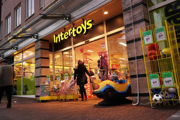 Intertoys leksaksaffär under juletid — Stockfoto