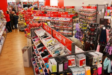 Tüm 1 euro dükkanda E.