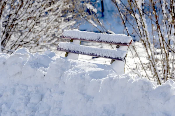 Скамейка Снегу — стоковое фото
