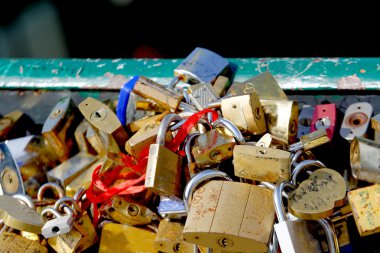 aşk kilitleri