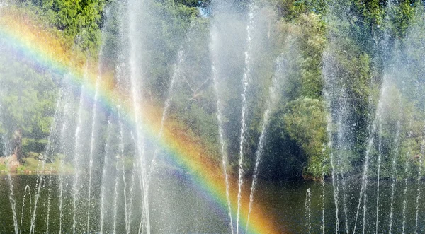 gökkuşağı ve su jet