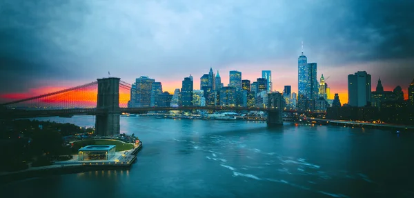ニューヨーク ブルックリン橋とダウンタウン — ストック写真