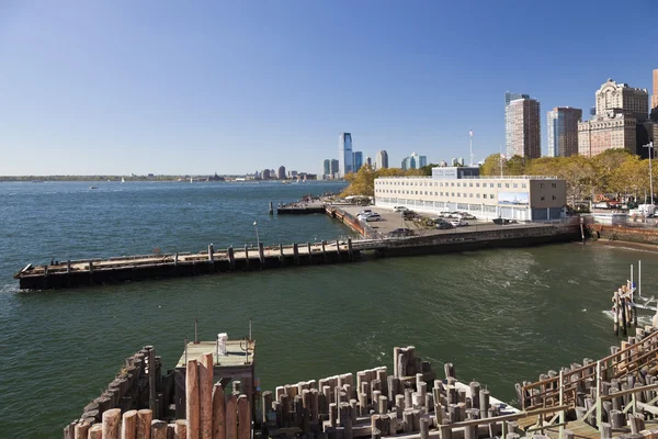 United States coast guard building and Jersey City — Stock Photo, Image