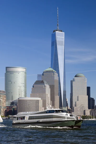 न्यूयॉर्क, संयुक्त राज्य अमेरिका - लोअर मैनहट्टन में स्वतंत्रता टॉवर — स्टॉक फ़ोटो, इमेज