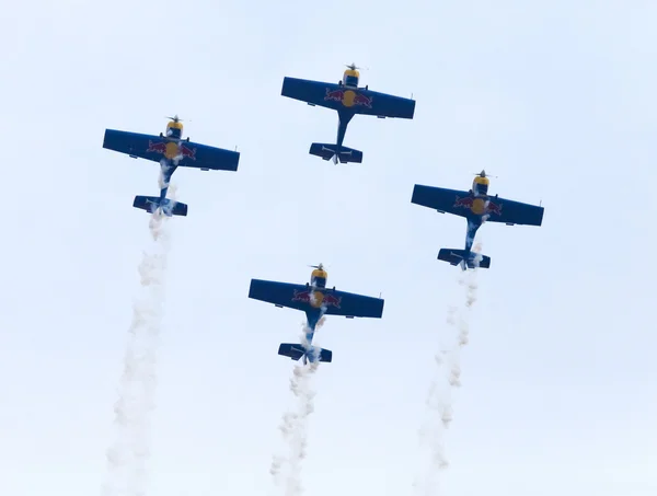 Fliegende Bullen Kunstflugteam auf der Airshow "the day on air" — Stockfoto