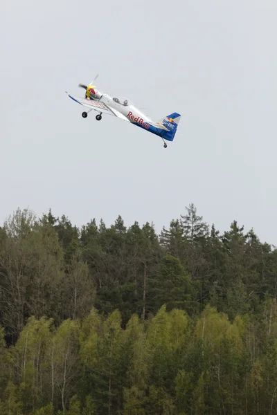 Fliegende Bullen Kunstflugteam auf der Airshow "the day on air" — Stockfoto