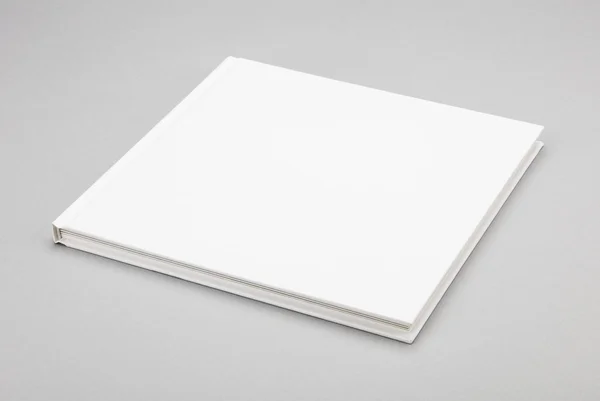 Blank vit bokomslag 8,5 x 8,5 i — Stockfoto